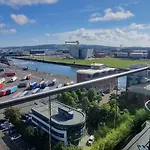 Sailortown Stays - 4 Star Luxury Apartment