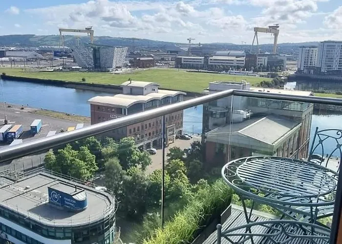 Sailortown Stays - 4 Star Luxury Apartment